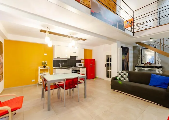 Joivy Vibrant Open-Plan Apt For 6 In Historic Centre