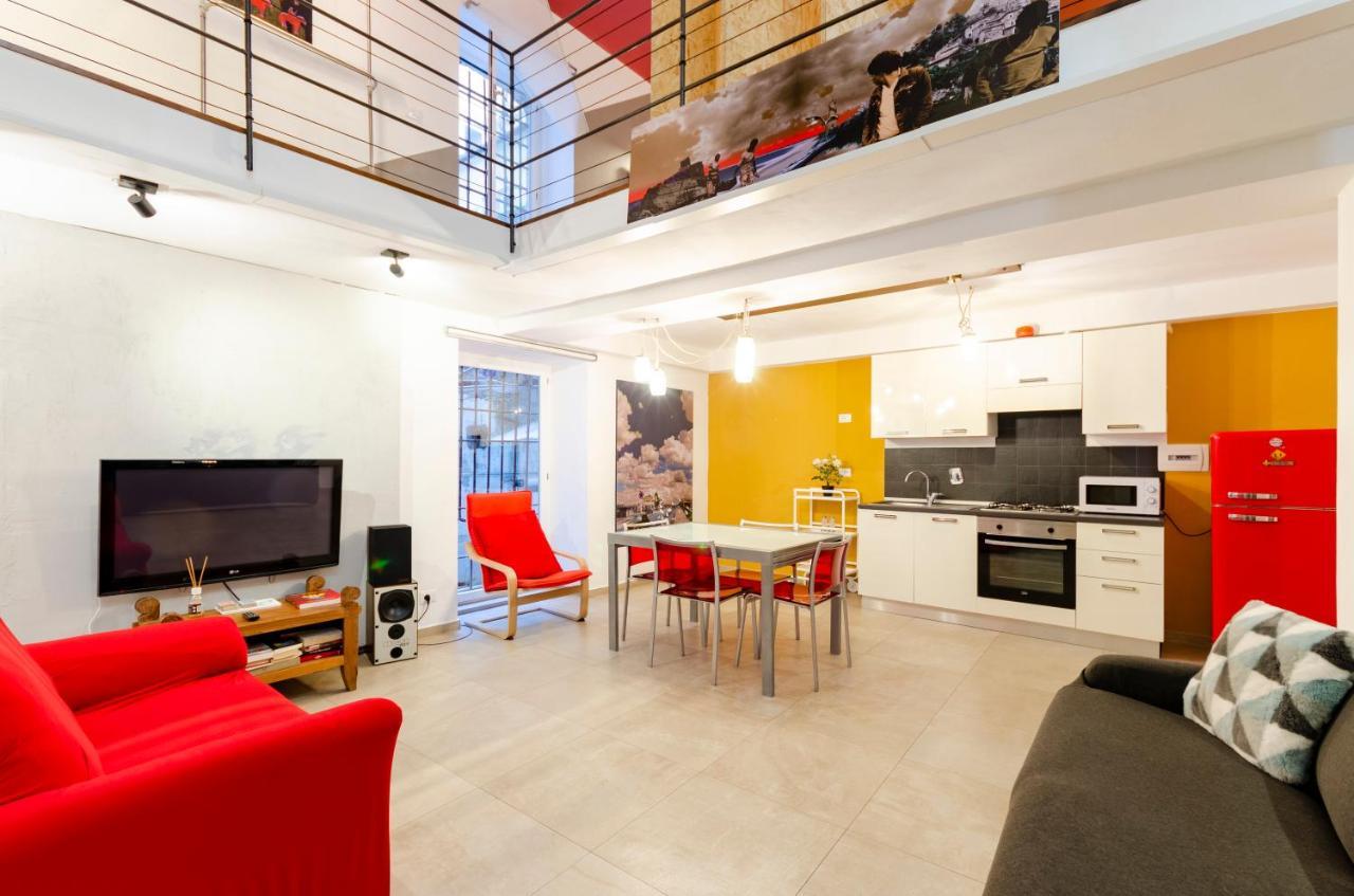 Joivy Vibrant Open-plan Apt For 6 In Historic Centre Genoa