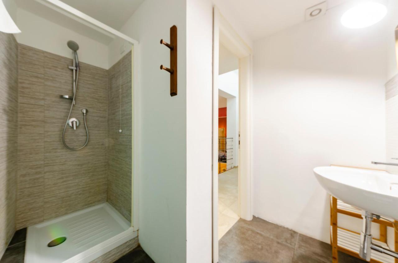 Joivy Vibrant Open-plan Apt For 6 In Historic Centre