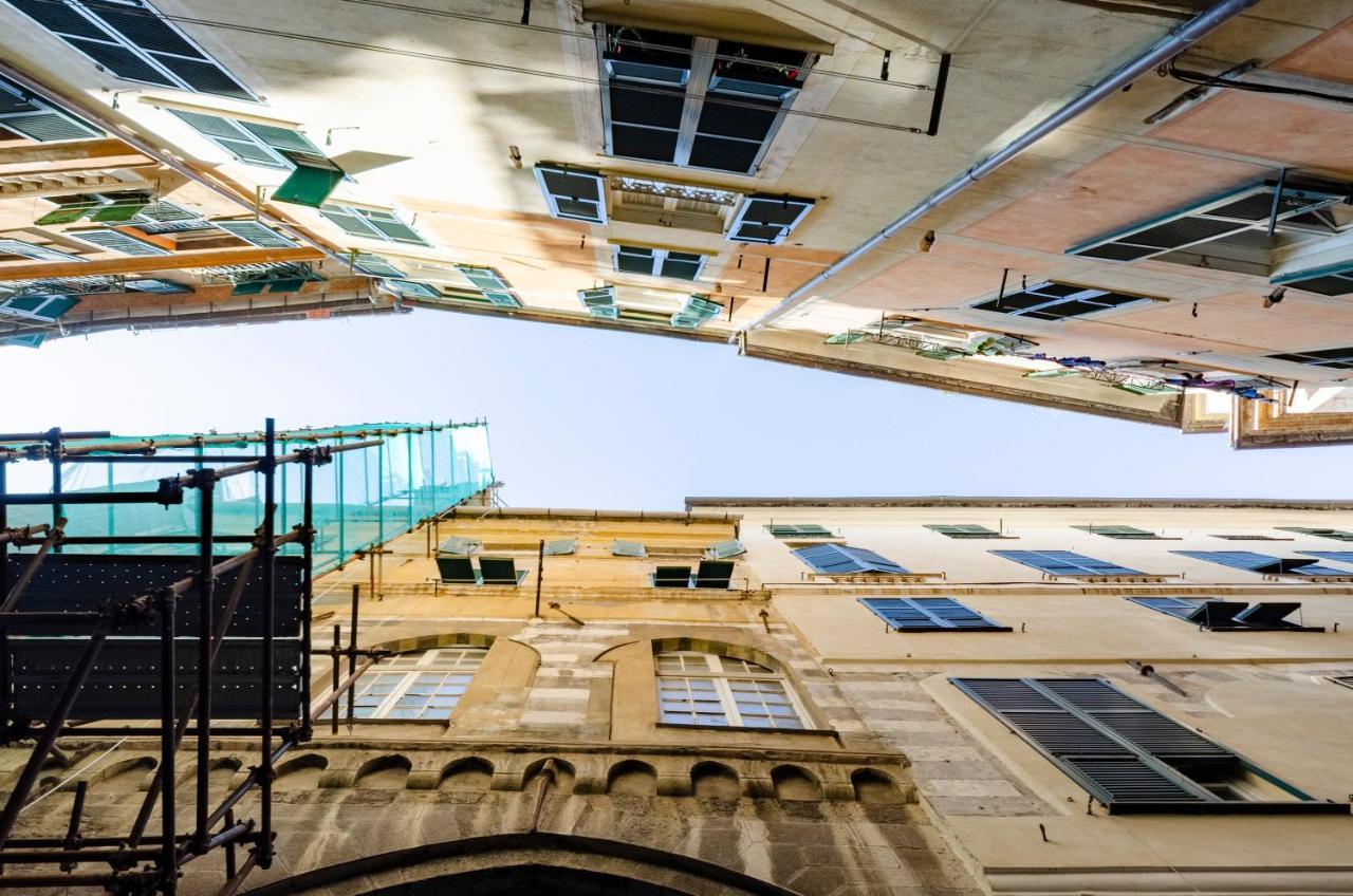 Joivy Vibrant Open-plan Apt For 6 In Historic Centre Apartment *
